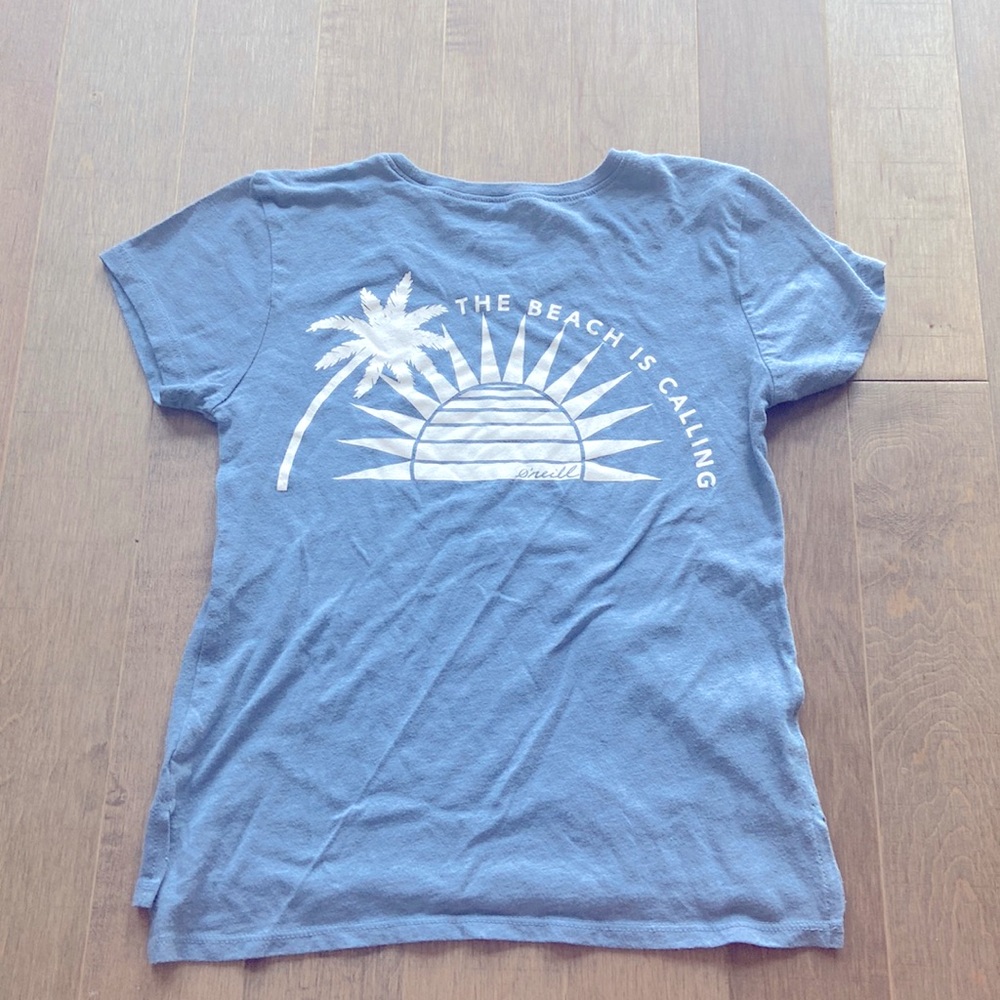 Tillys O’neill T shirt. Girls Small.